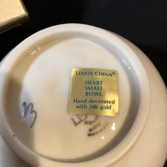 China "Heart" Bowl by Lenox 24k Gold Hand Decorated Embossed Rose 4.5" Diameter‎ - Picture 3 of 5